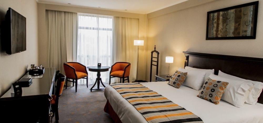 Carnaval Hotel Casino Энкарнасьон Экстерьер фото A room at the hotel